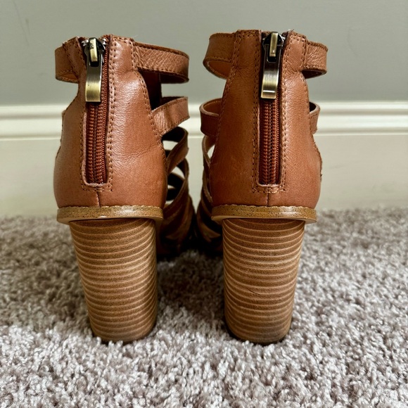 Steve Madden - Tan Carolle Strappy Leather Cutout Ankle Gladiator Sandals Sz 8.5 - Picture 13 of 14